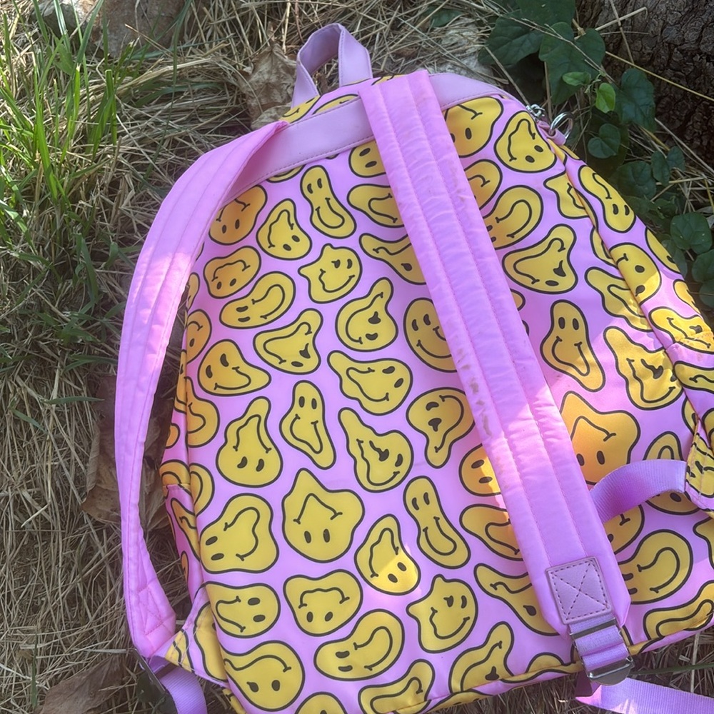 Backpack - Picture 3 of 4